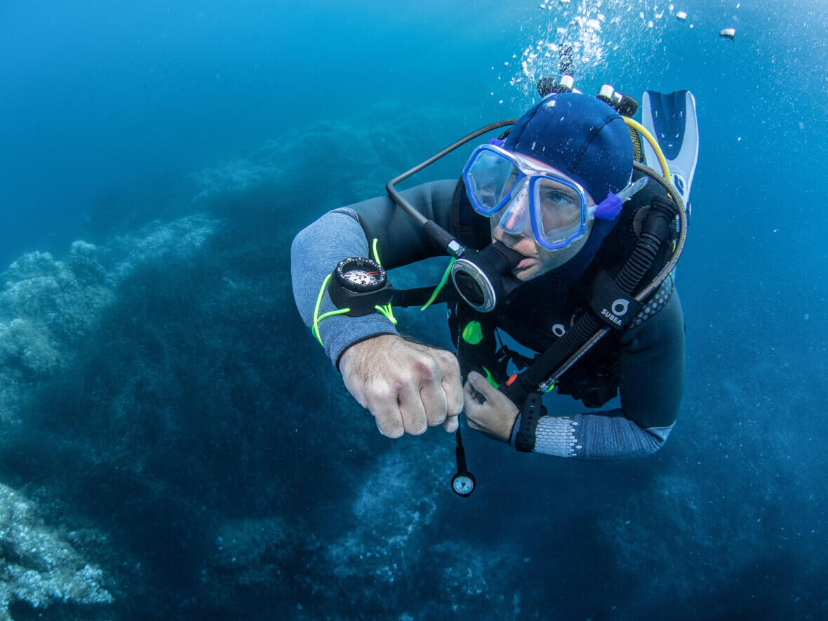 Come scegliere guanti e calzari da subacquea | DECATHLON