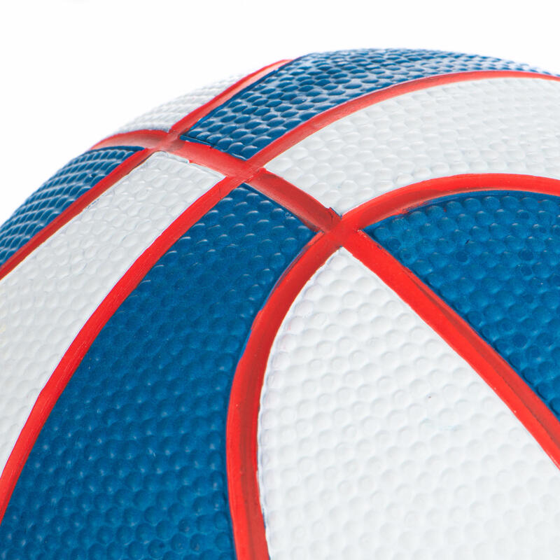Mini ballon de basketball enfant Mini B taille 1. Jusqu'à 4 ans. Blanc et Bleu