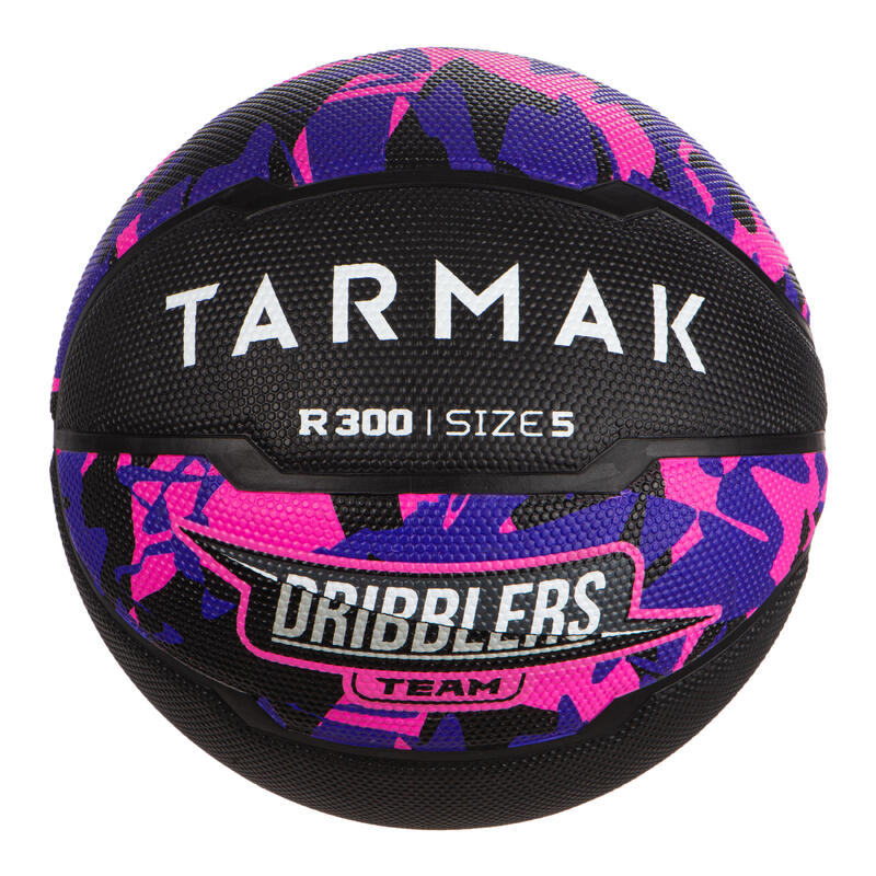 Ballon de basket enfant R300 taille 5 noir rose jusqu'à 10 ans pour débuter.