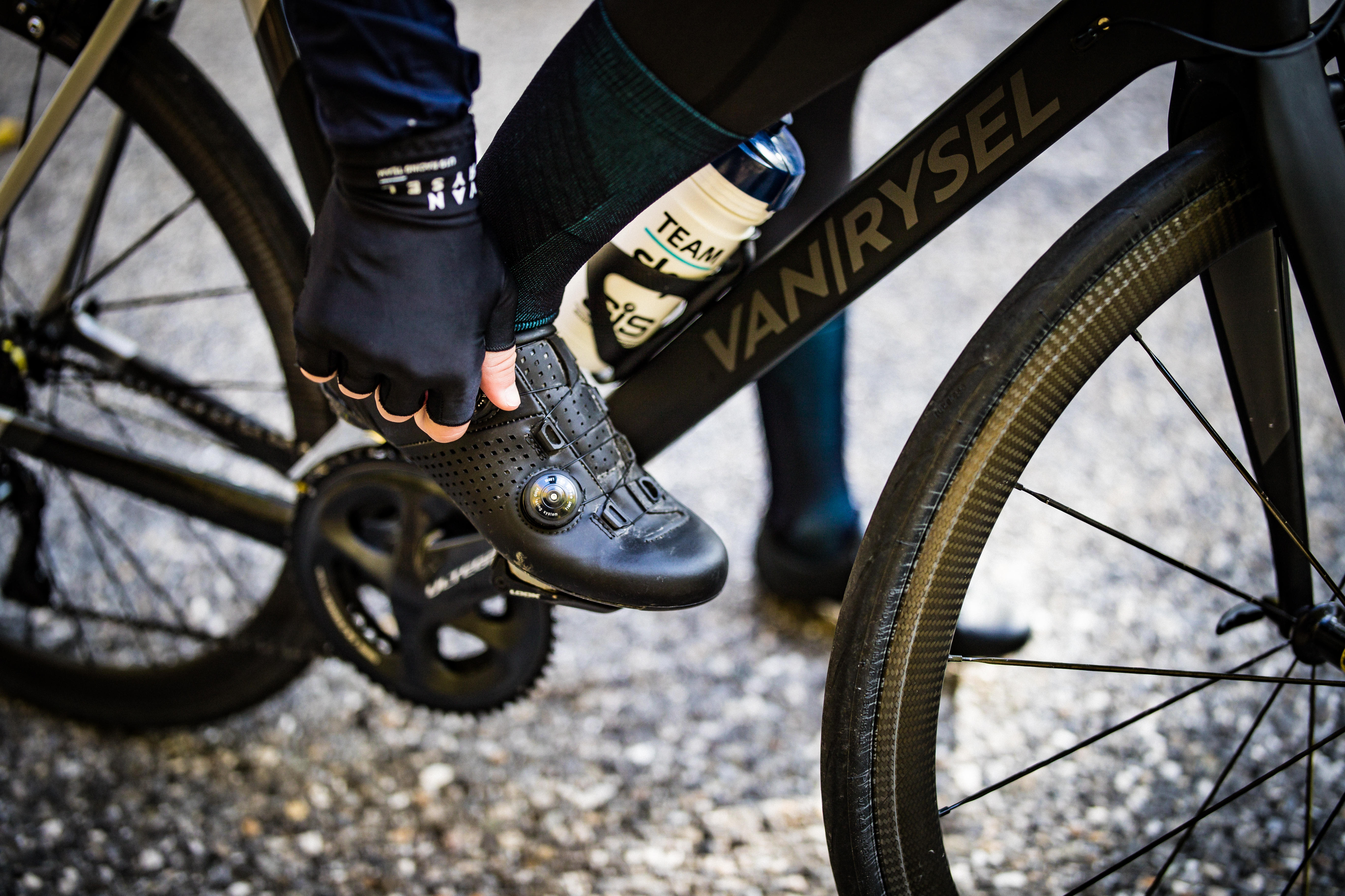 Road Biking Shoes - 900 Black - VAN RYSEL