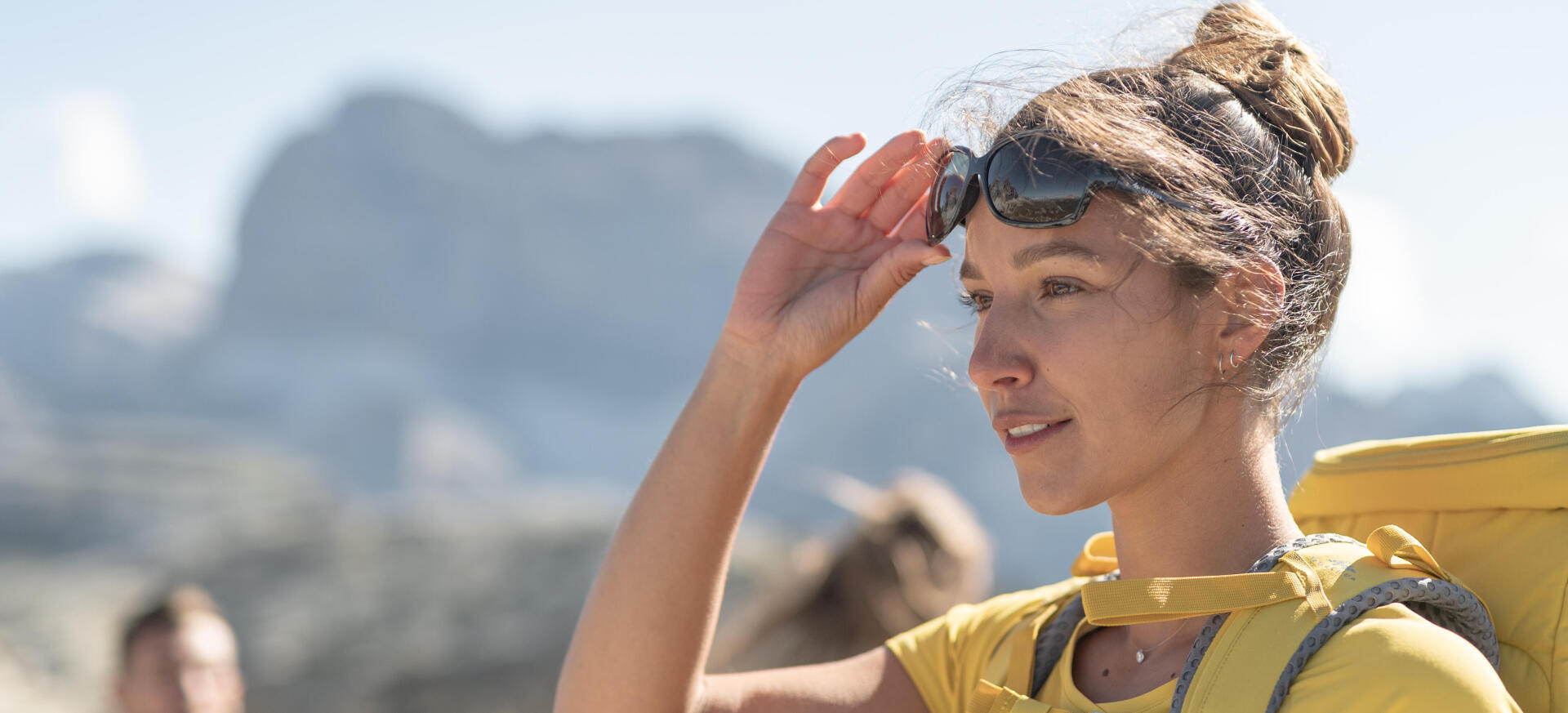 How to choose hiking glasses