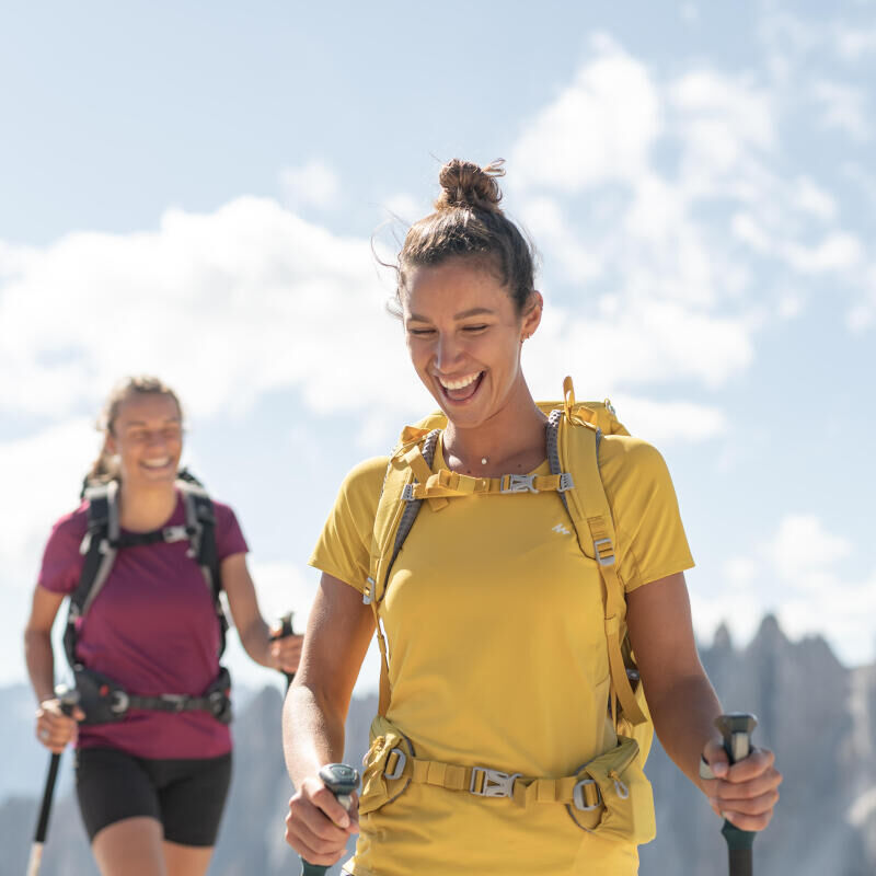 6 benefits of hiking - title