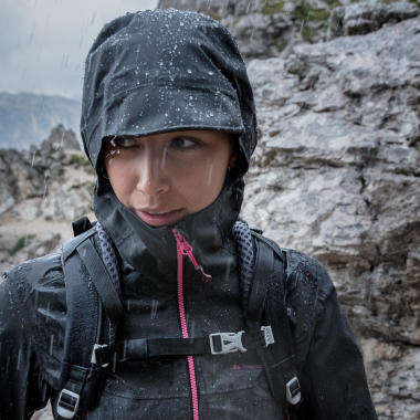 Comment mesurer l'imperméabilité d'une veste de randonnée ?