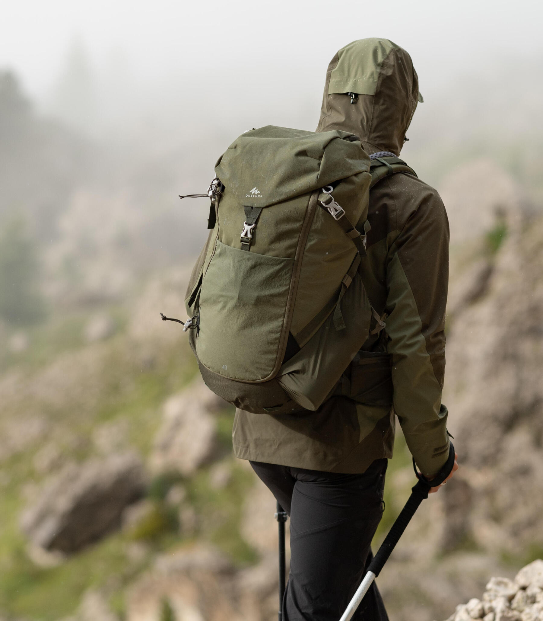 Air cooling the well ventilated backpack