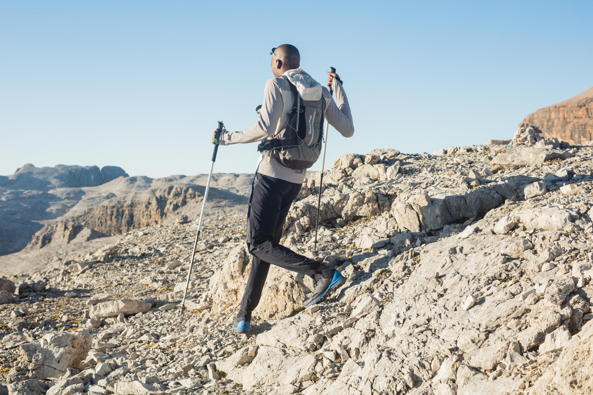 Entdecke die neue Art des Wanderns! Speed Hiking: Alles Wissenswerte erfährst du hier.