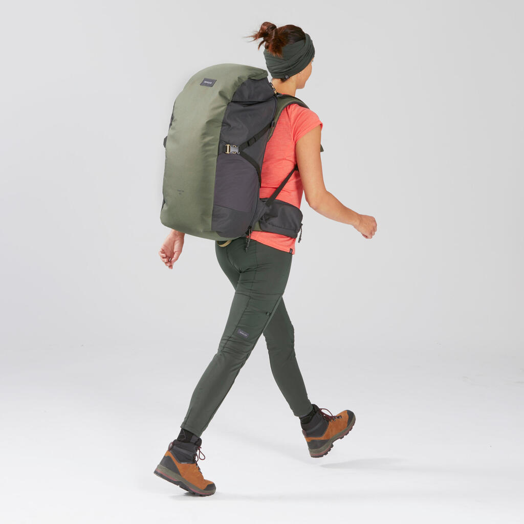 Svetlosive ženske izdržljive helanke za treking TRAVEL 500