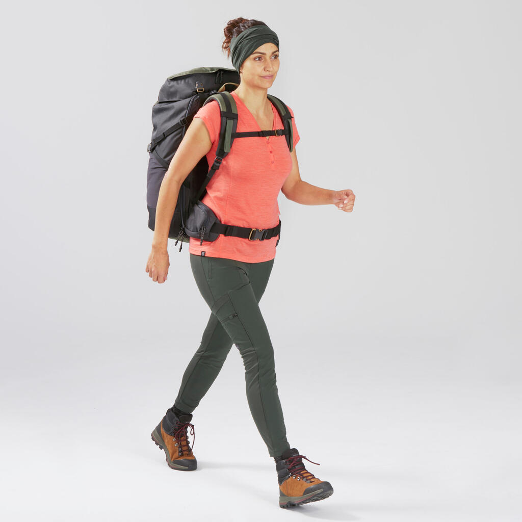 Svetlosive ženske izdržljive helanke za treking TRAVEL 500