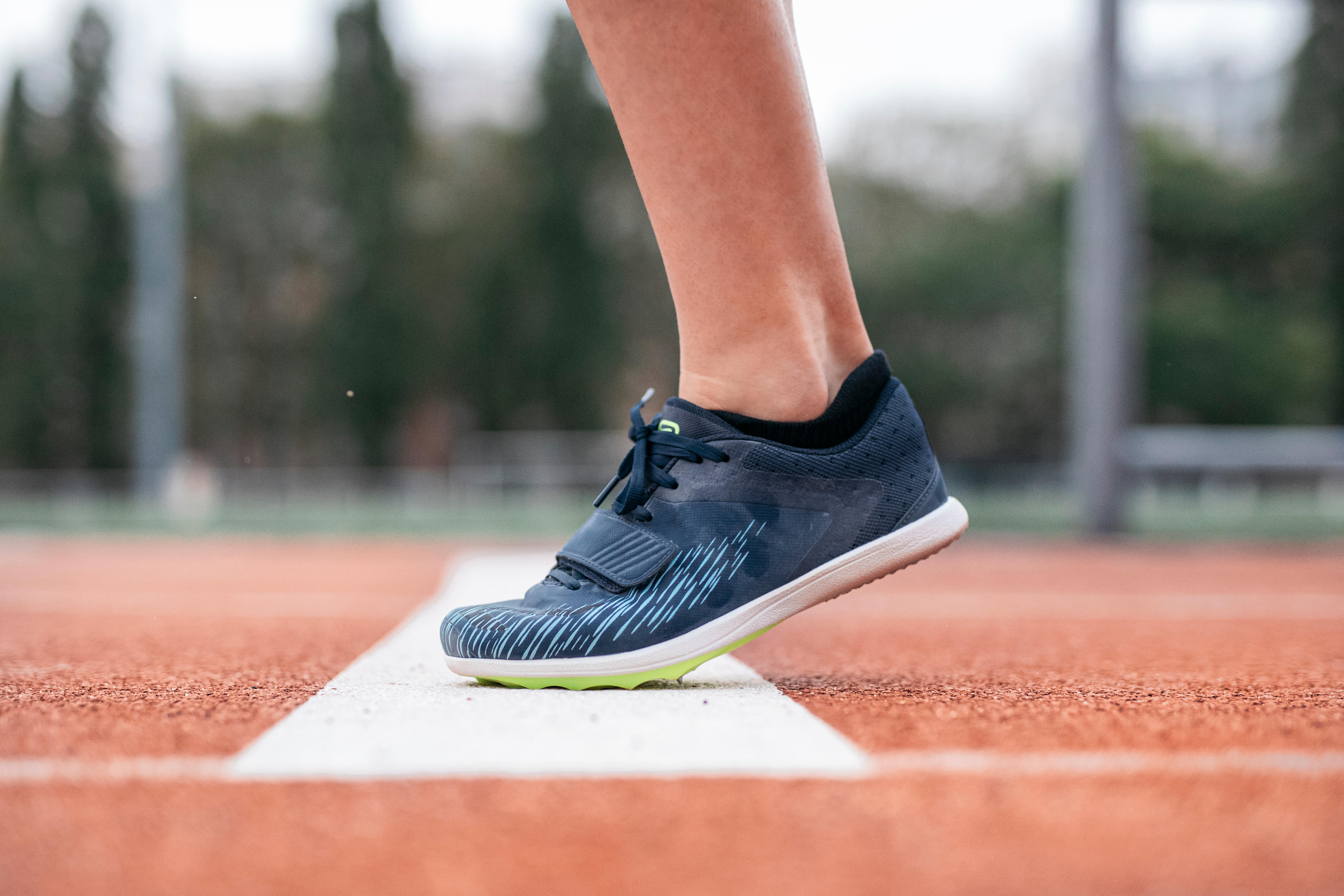 New balance jump spikes hot sale