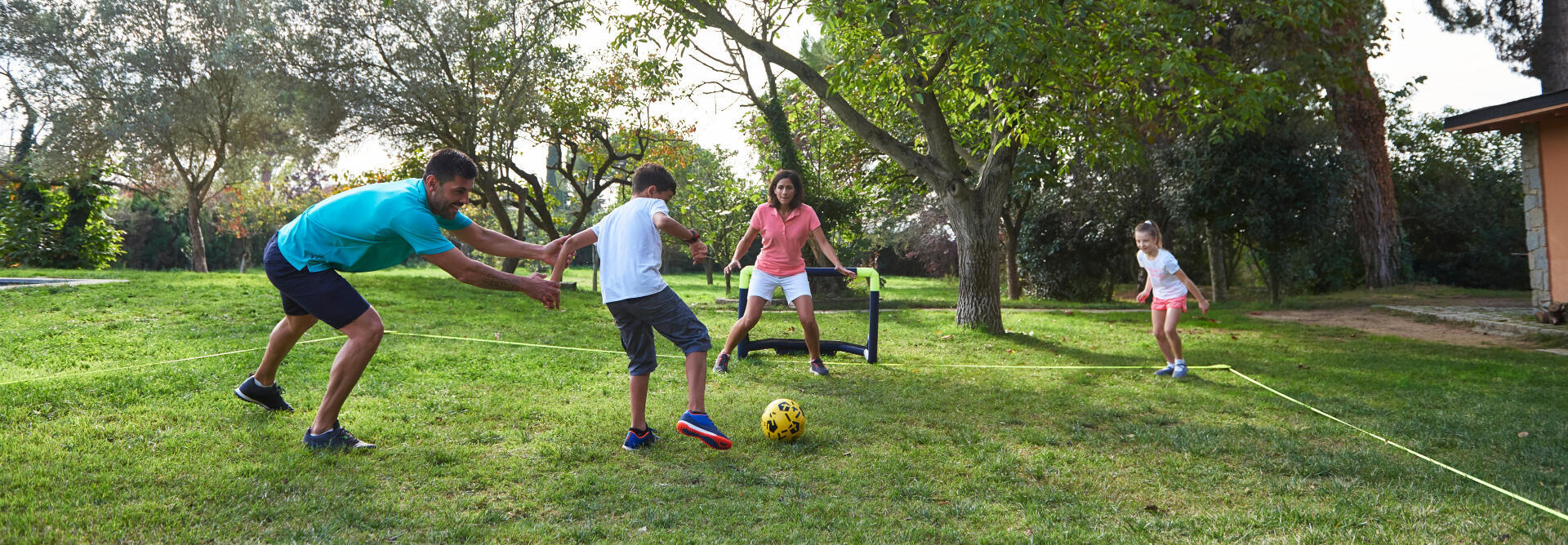 Football futsal entraînement pour les enfants. Exercice de