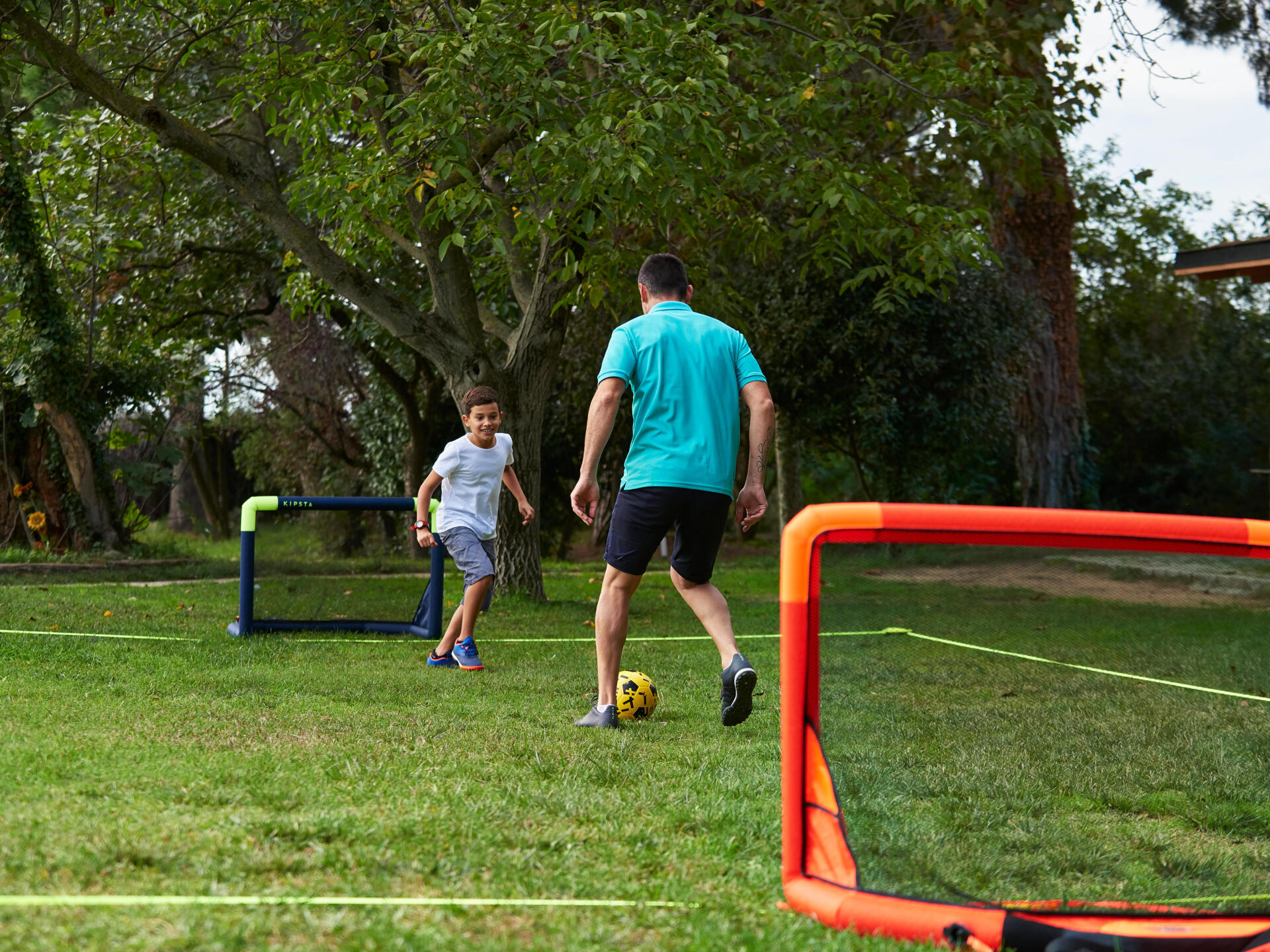 JOGO DE FUTEBOL COM PÊNALTIS  Jogando em Família 