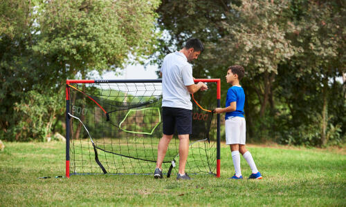 Football : travailler sa qualité de passe avec son enfant à la maison