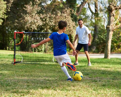 Soutenir l'enfant qui veut devenir un joueur de football professionnel