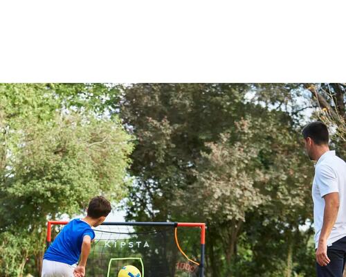 Football : travailler sa qualité de frappe avec son enfant à la maison