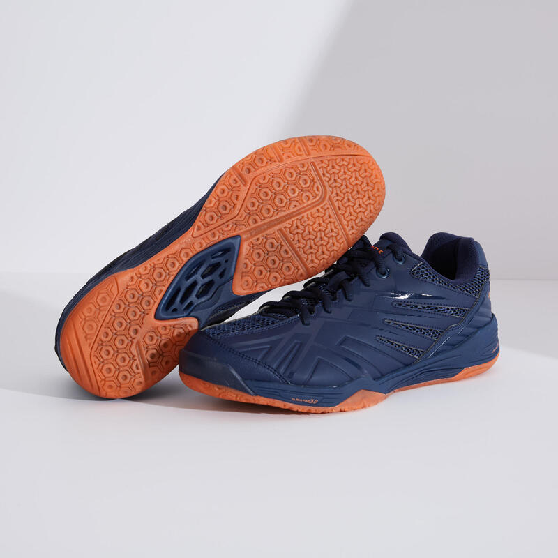 PÁNSKÉ BADMINTONOVÉ BOTY BS590 MAX CONFORT MODRO-ORANŽOVÉ 