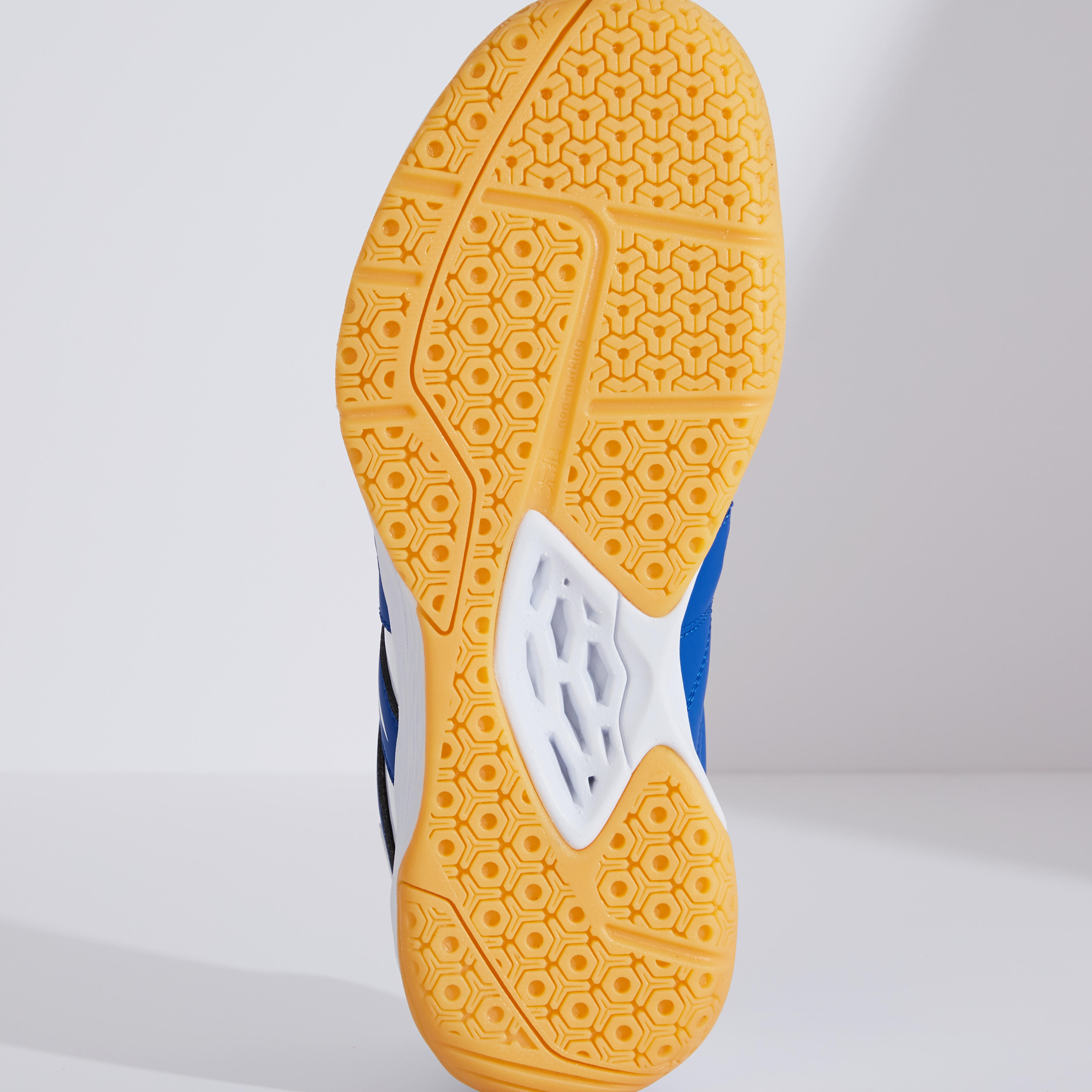 badminton shoes under 500