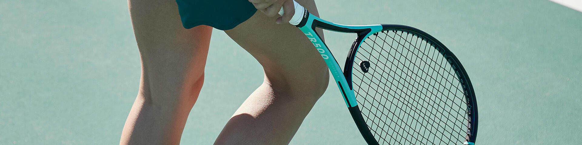 zoom on a tennis racquet