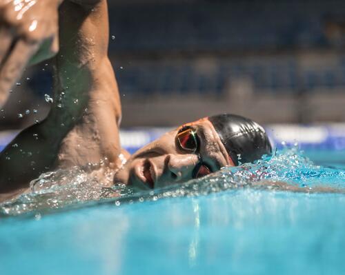 Comment ajuster des lunettes de natation