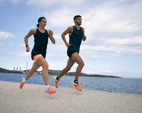 Correr en la playa: consejos y beneficios