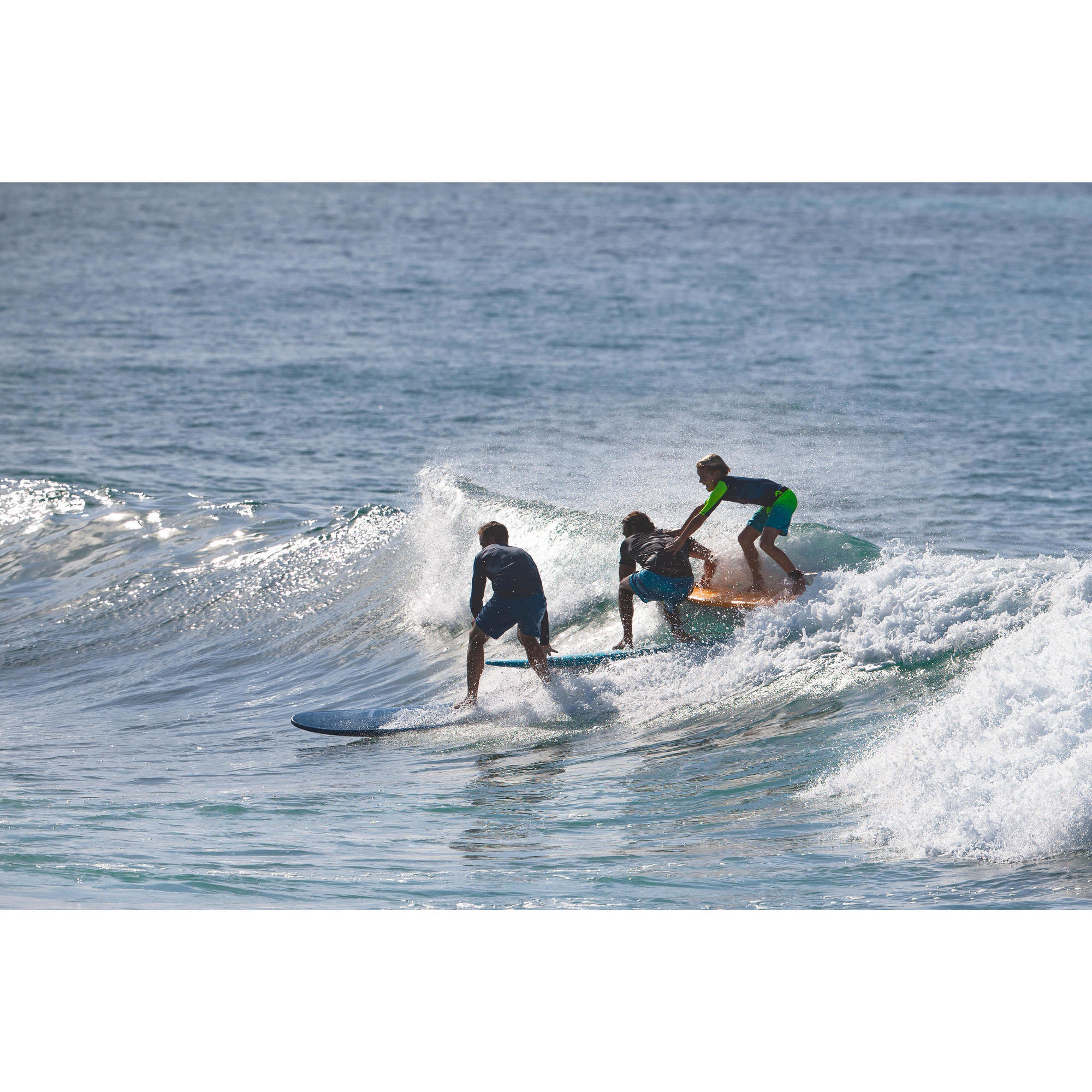 Доска для серфинга Softboard 500 8'6" В комплект входят лиш и 3 плавника. OLAIAN