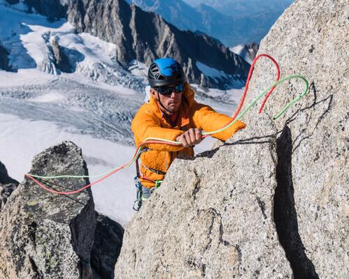 Quels sont les équipements essentiels pour l’alpinisme ?