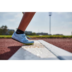 ZAPATILLAS DE ATLETISMO CON CLAVOS POLIVALENTES NIÑOS Y ADULTO NEGRAS ROJAS | Decathlon