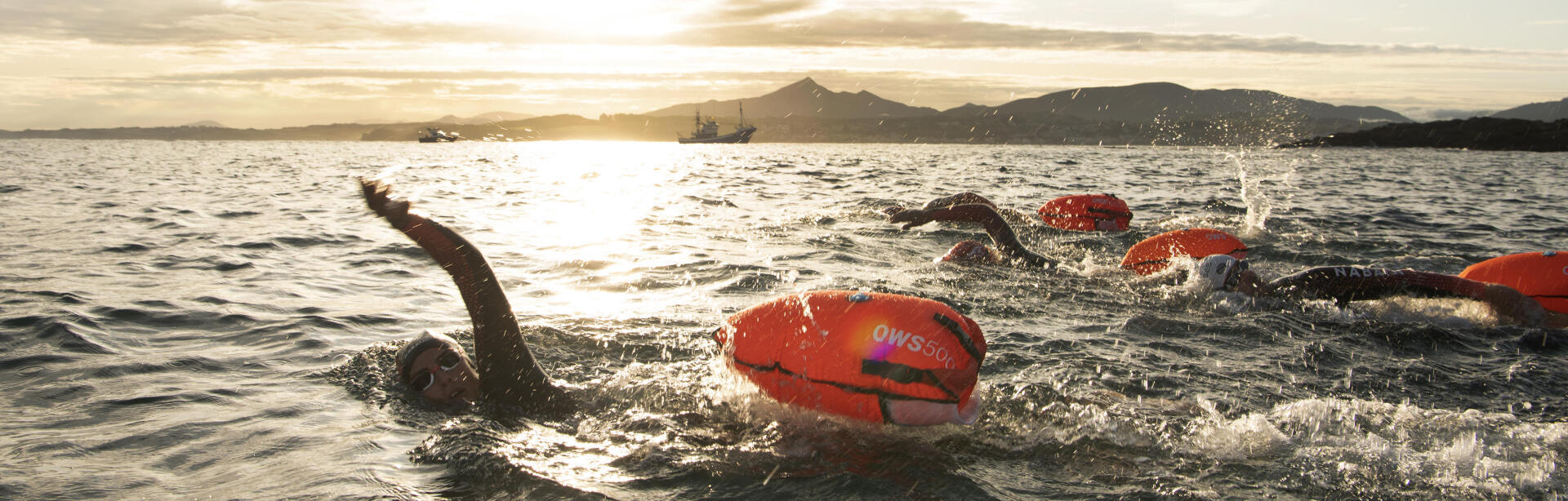 Nage en eau libre : natation avec bouée de sécurité