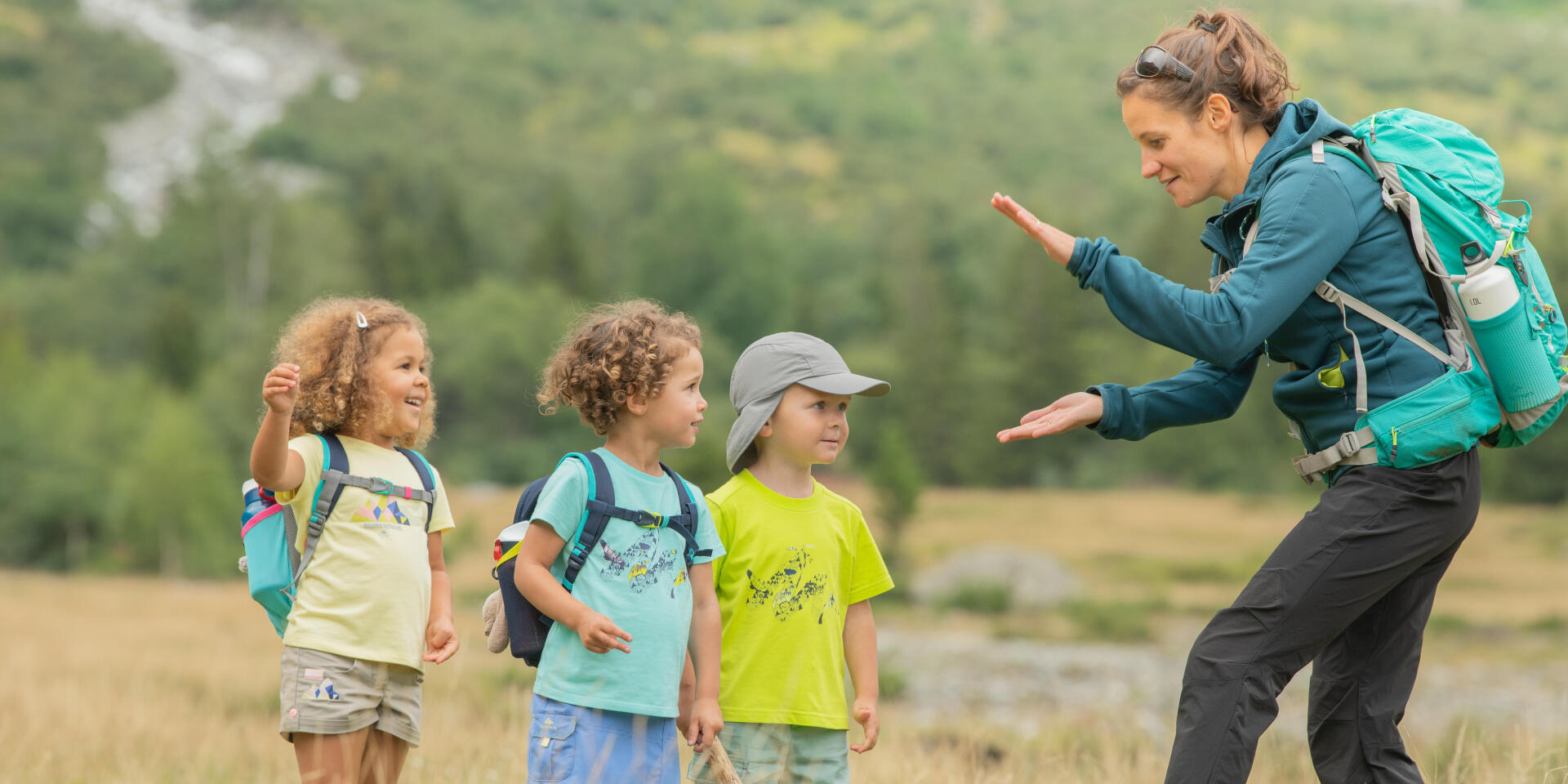 3 Activities You Can Do With Your Water Bottles While Hiking