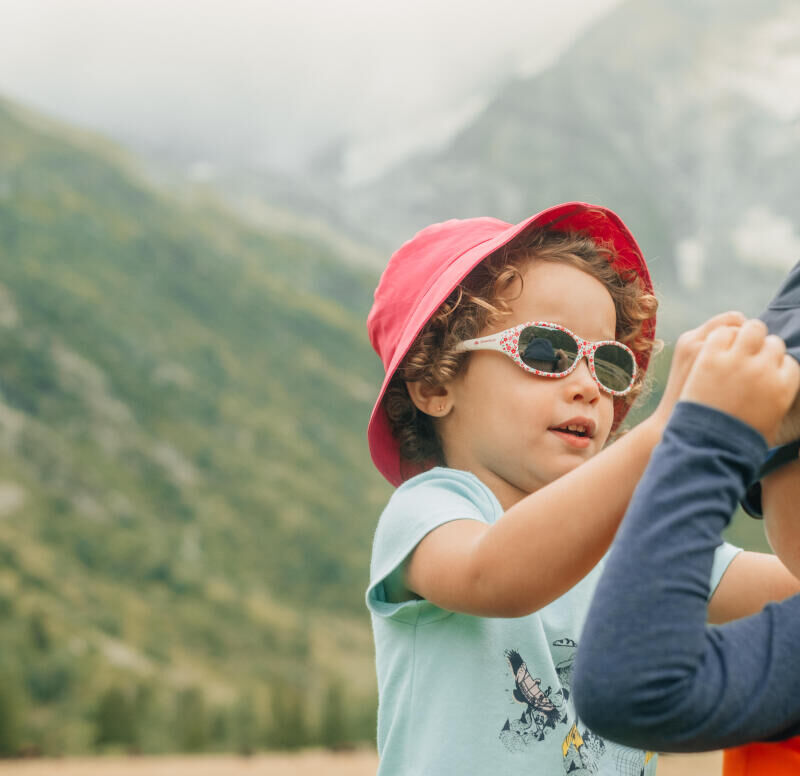 Properly protecting your child from the sun