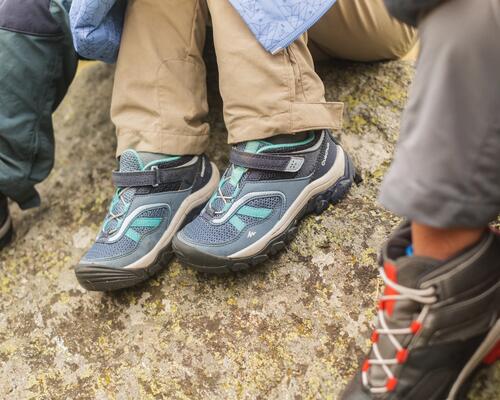 Bien choisir les premières chaussures de randonnée de bébé