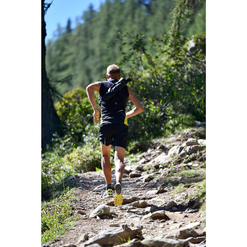 Pantalón Corto Trail Running Hombre Negro Holgado