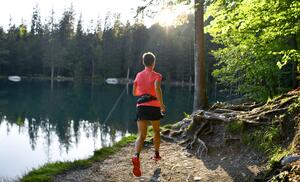 conseils-course-nature-course-route-homme-paysage conseils-course-nature-course-route-homme-paysage