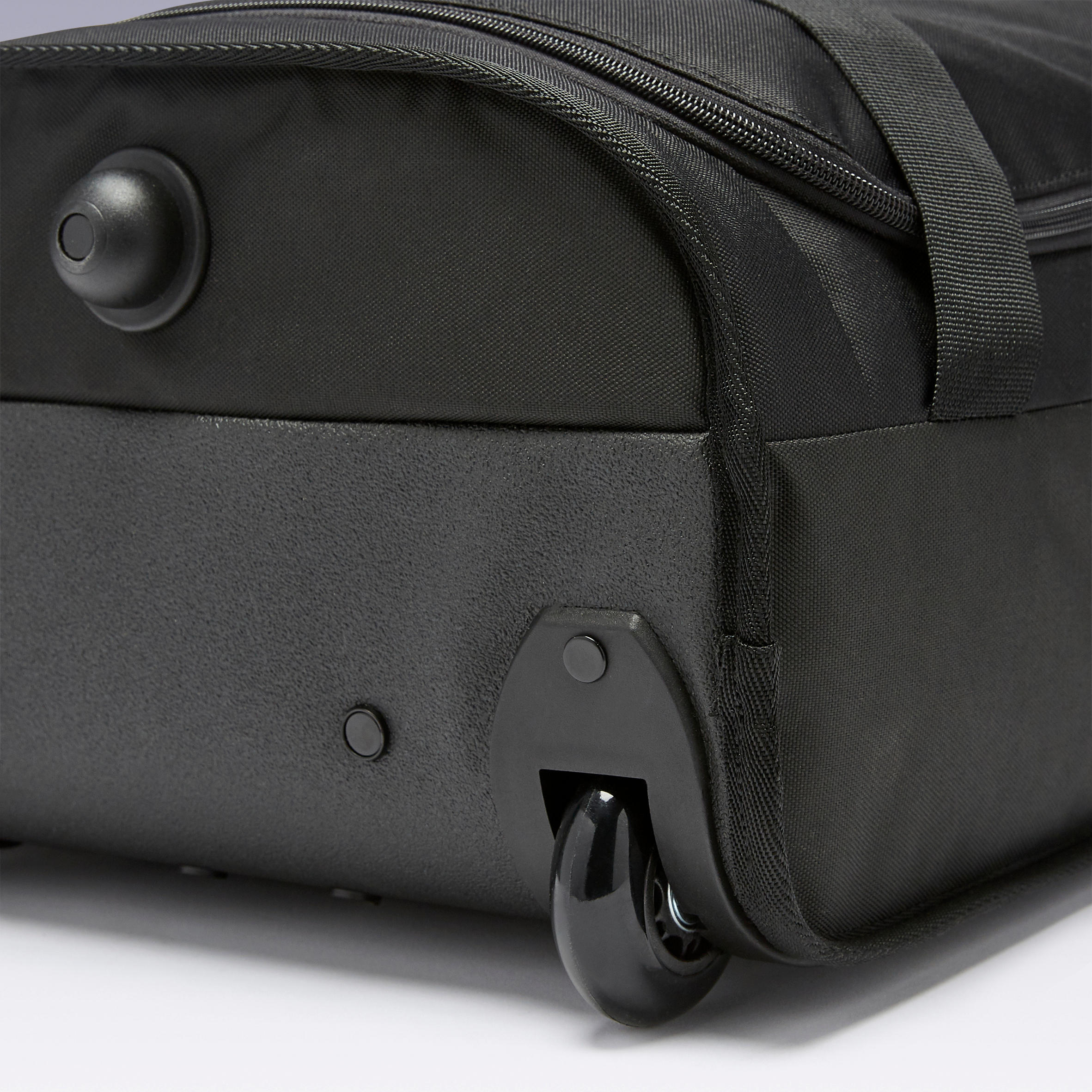 BOLSO DEPORTIVO CON RUEDAS 30 LITROS NEGRO - Decathlon