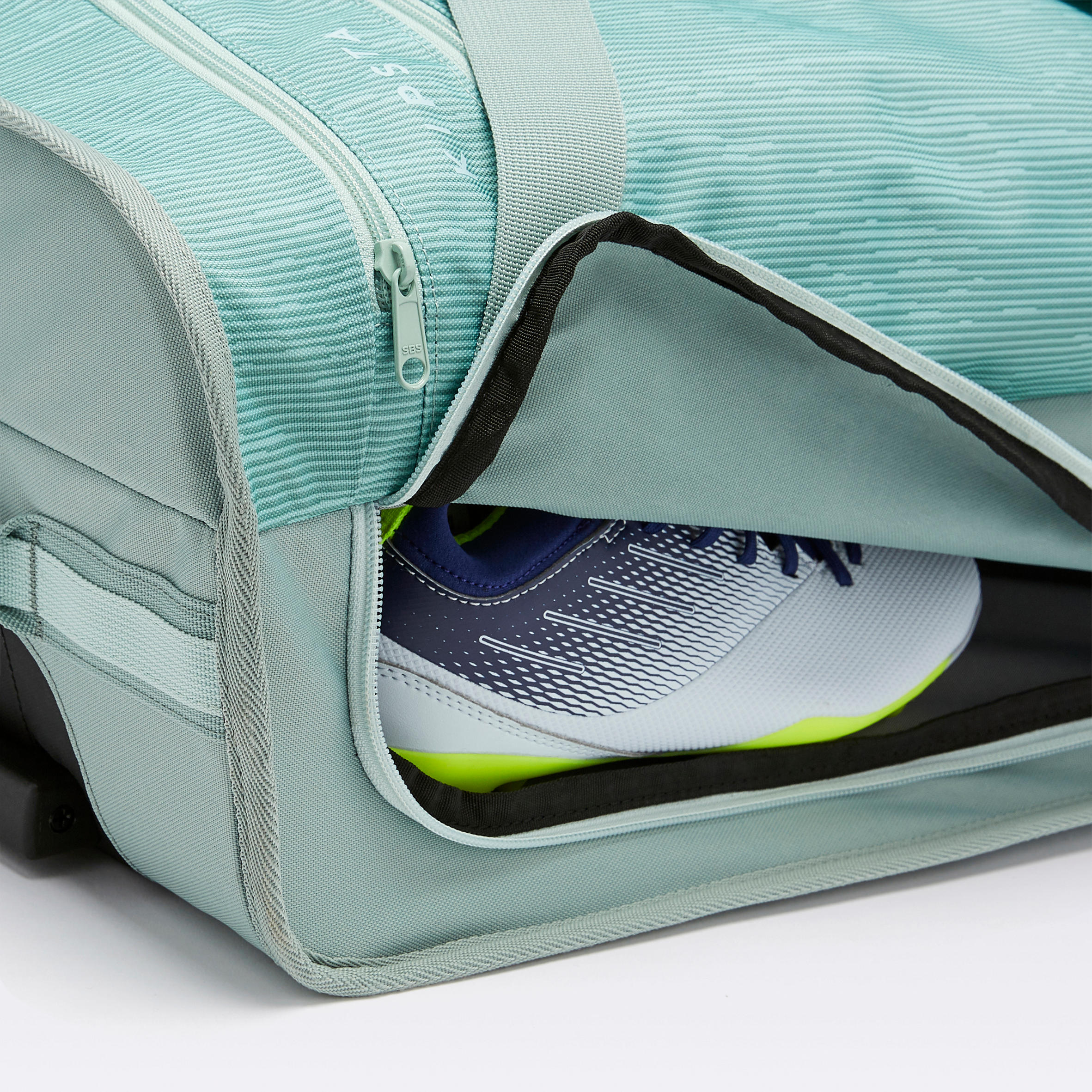 Club 100 30L 2-wheel travel bag with shoe compartment  9/19