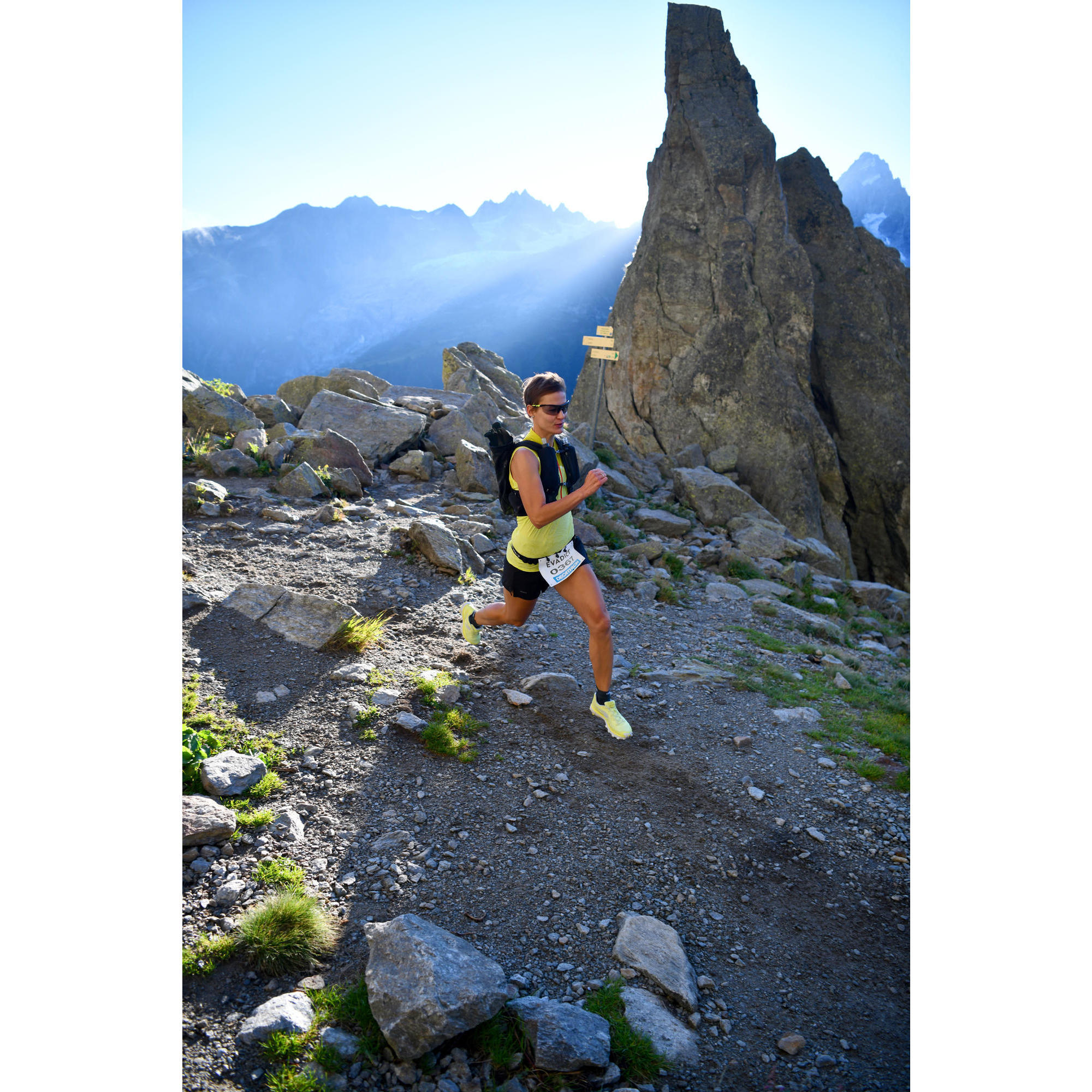 CANOTTA DONNA SENZA MANICHE TRAIL RUNNING ZIP VERDE GIALLO