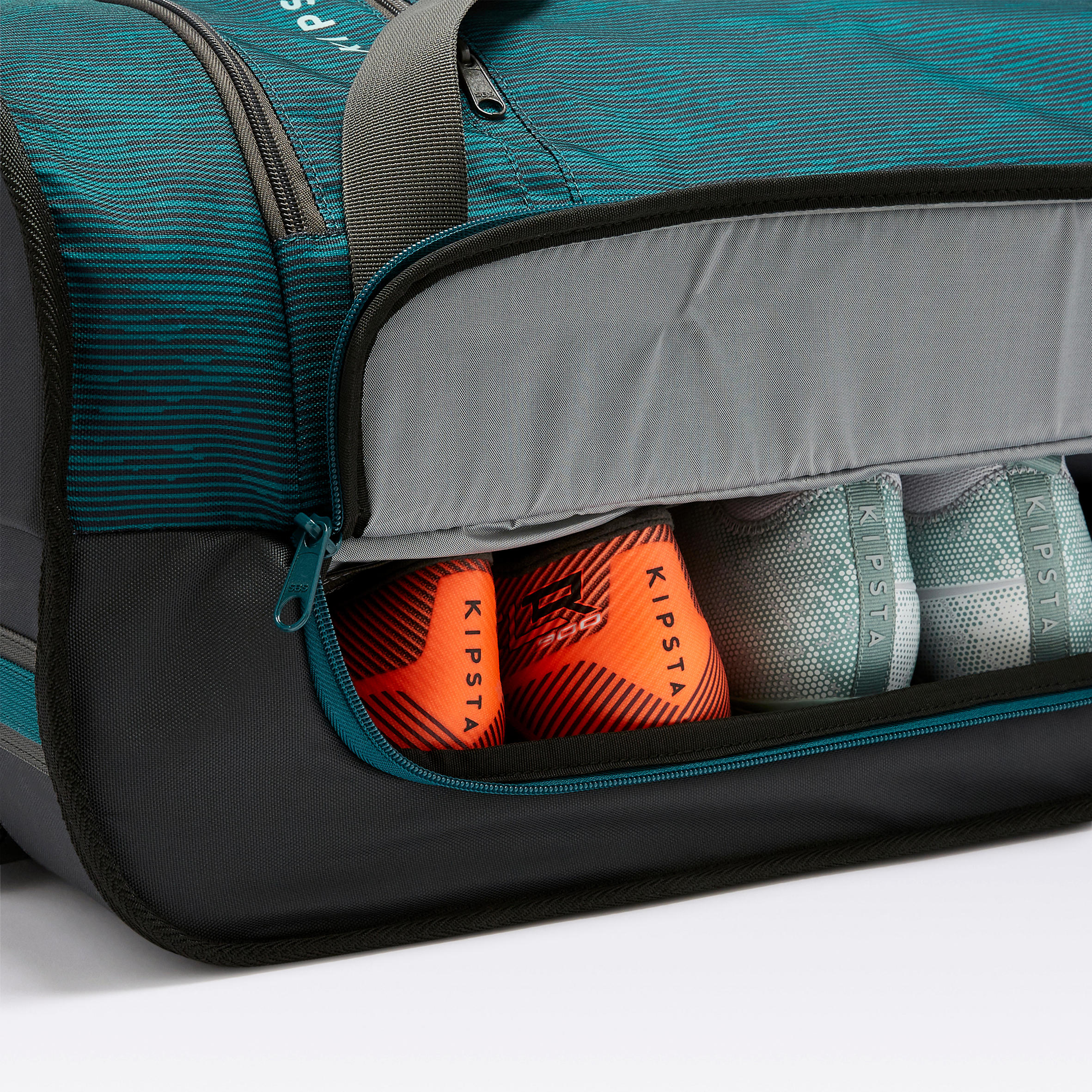 Club 100 70L 2-wheel travel bag with shoe compartment  11/21
