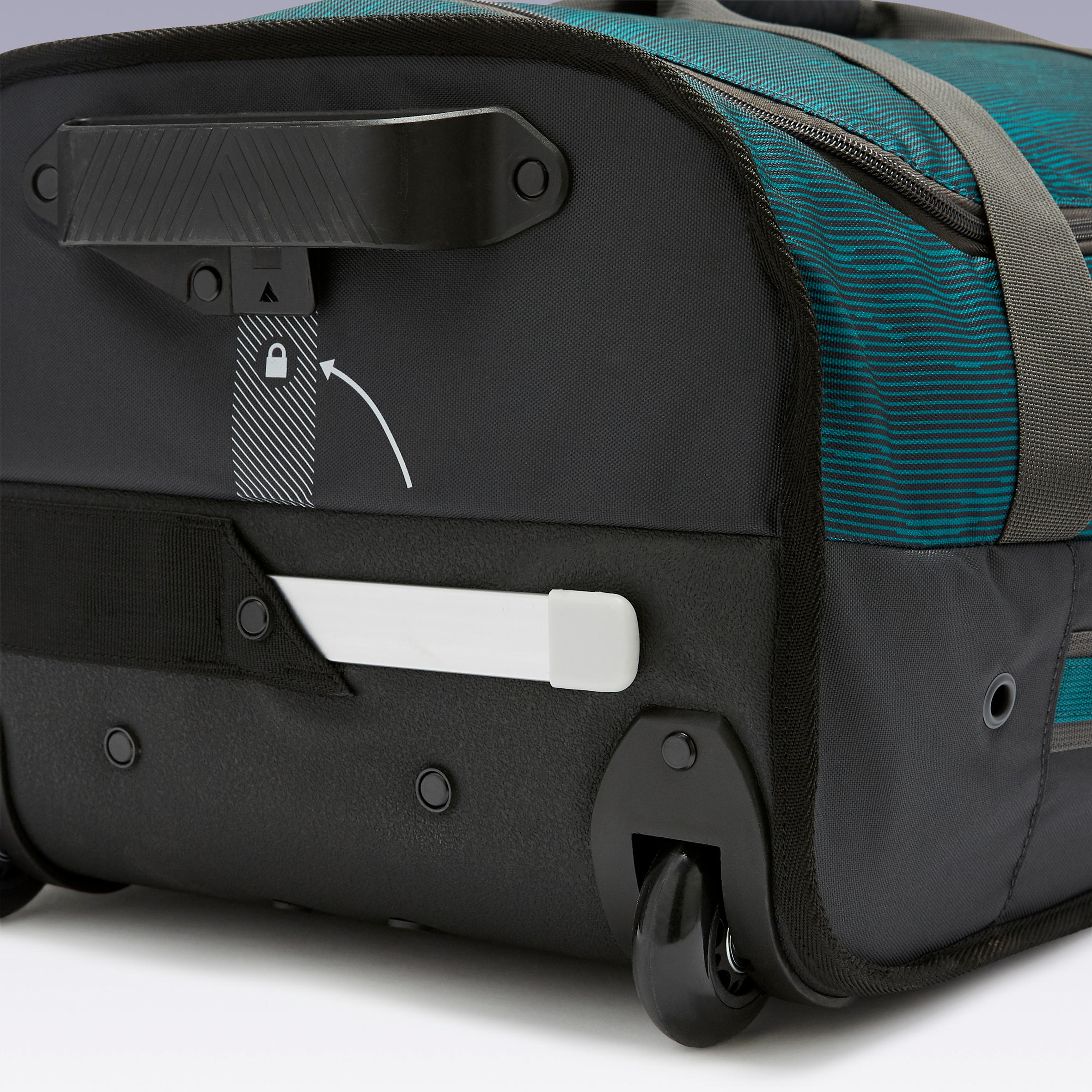 Club 100 70L 2-wheel travel bag with shoe compartment  15/21