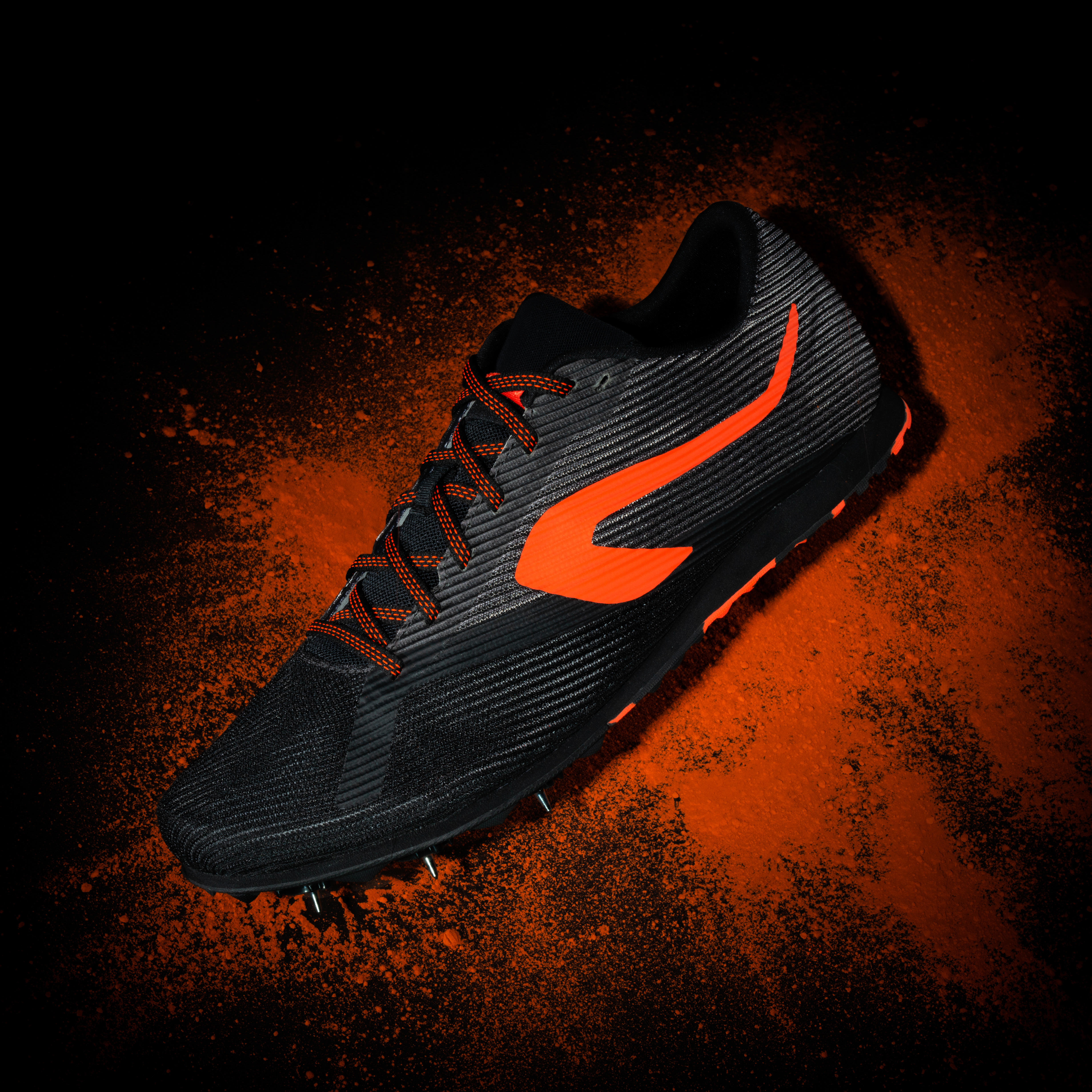 CHAUSSURES A POINTES D ATHLETISME POUR LE CROSS AT CROSS NOIRE ET ORANGE