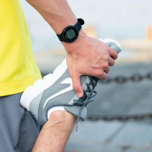 CALÇADO DE CORRIDA HOMEM KALENJI RUN 100 CINZENTO