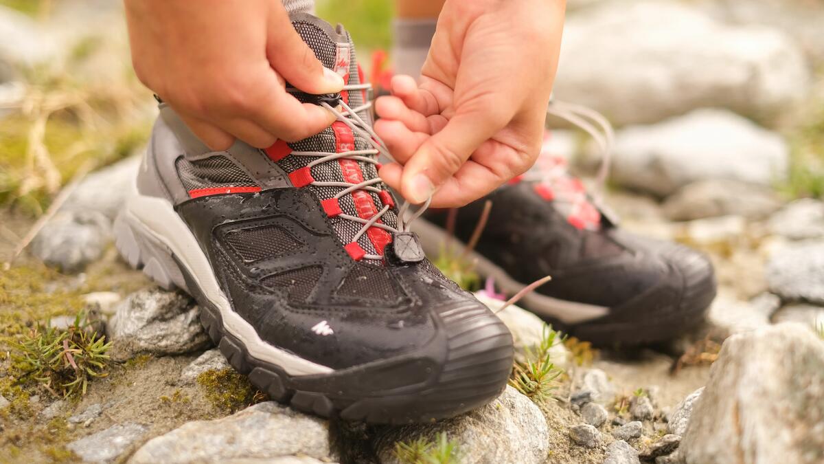 giặt giày thể thao leo núi