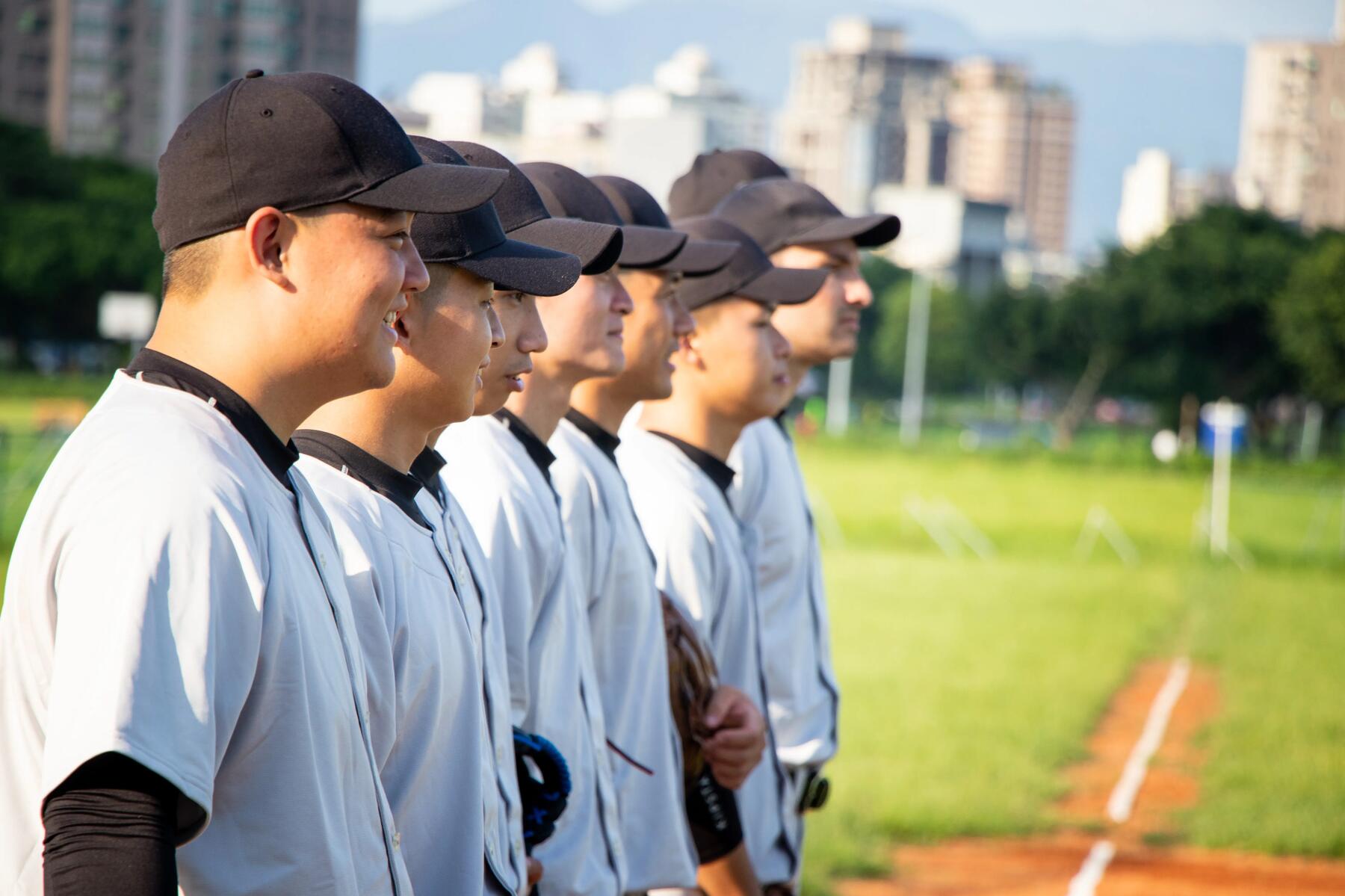 Finde mit unserer Hilfe den passenden Baseballschläger aus Holz!