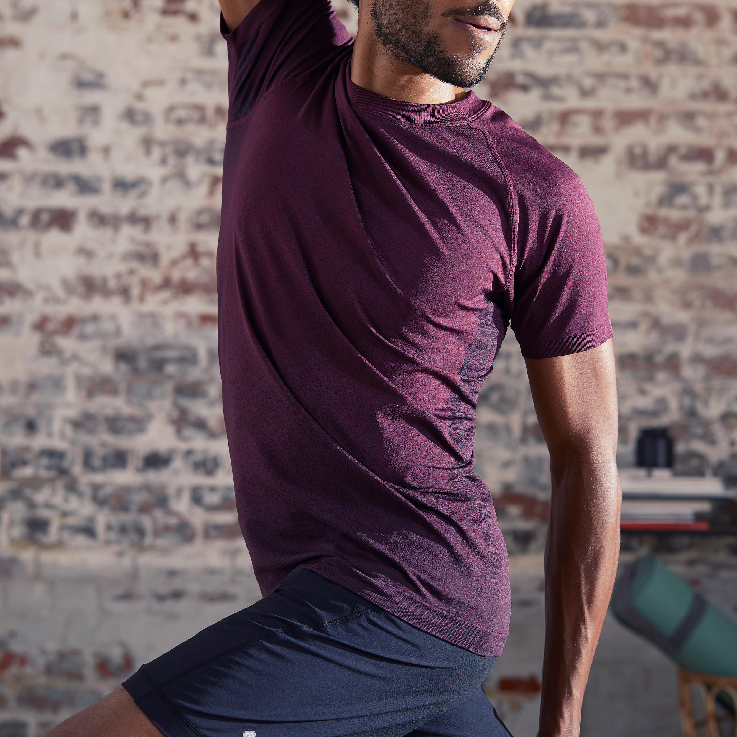 KIMJALY Men's Seamless Short-Sleeved Dynamic Yoga T-Shirt - Burgundy