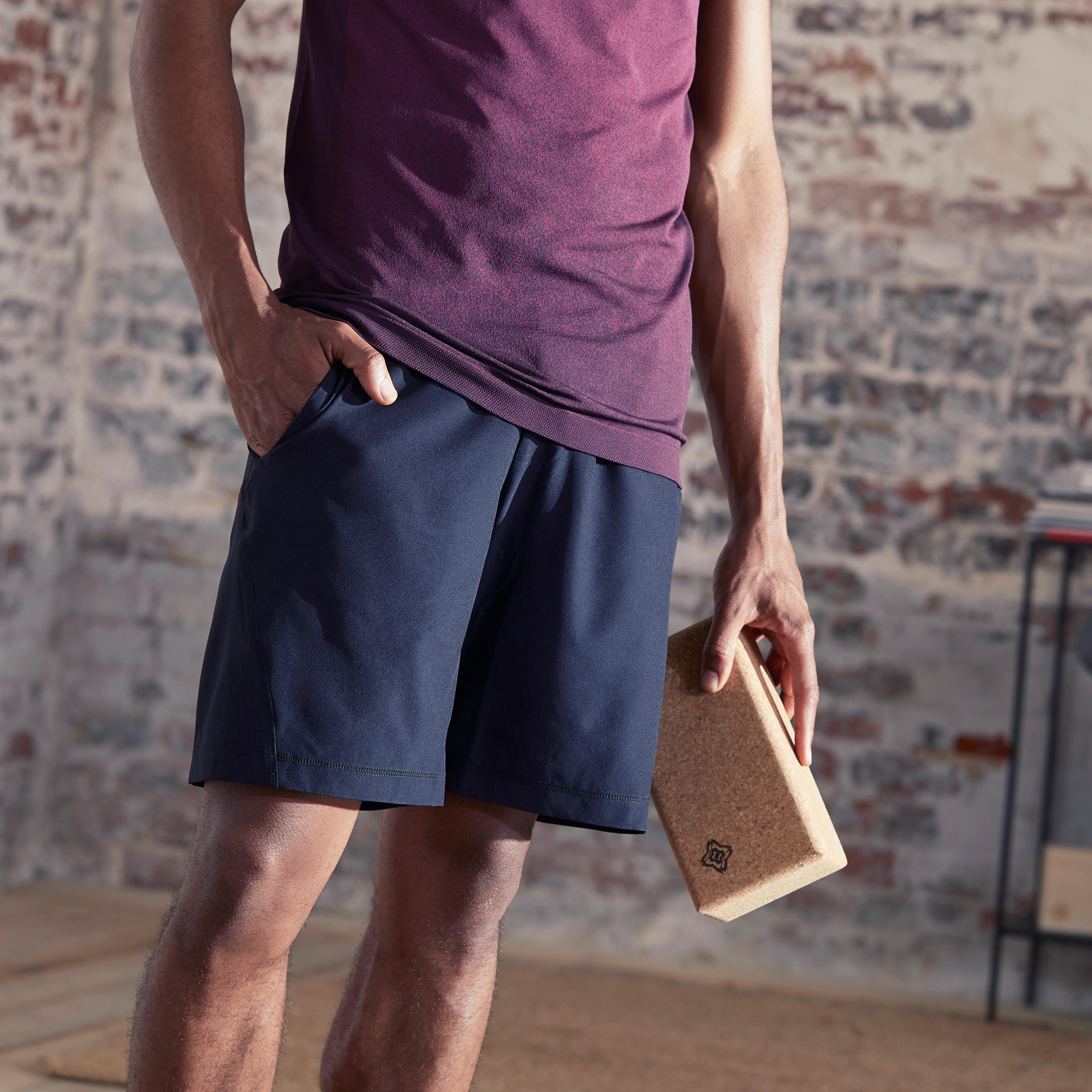 Pantalones cortos hombre Short Yoga 
de tela Negro 2/8