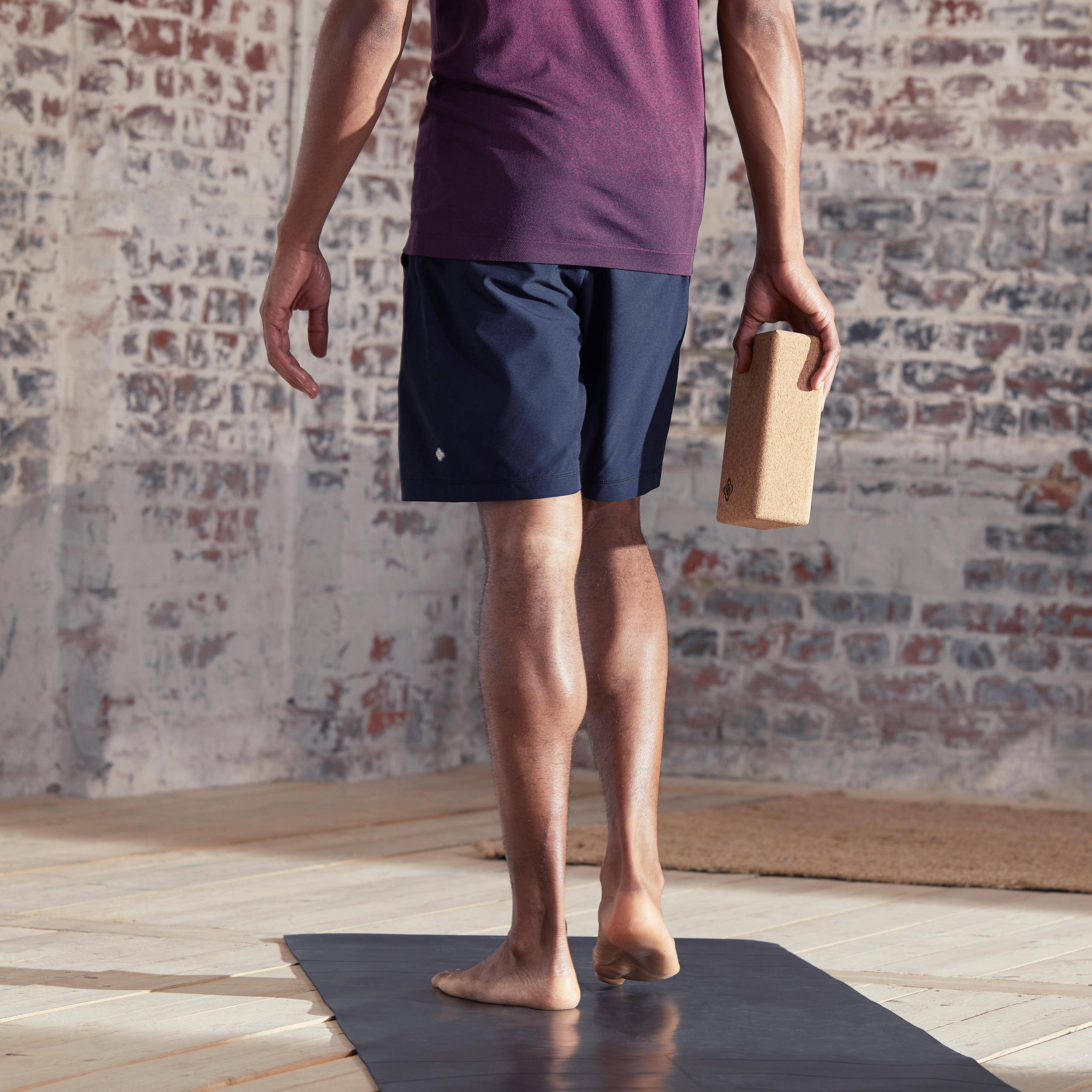Pantalones cortos hombre Short Yoga 
de tela Negro 3/8