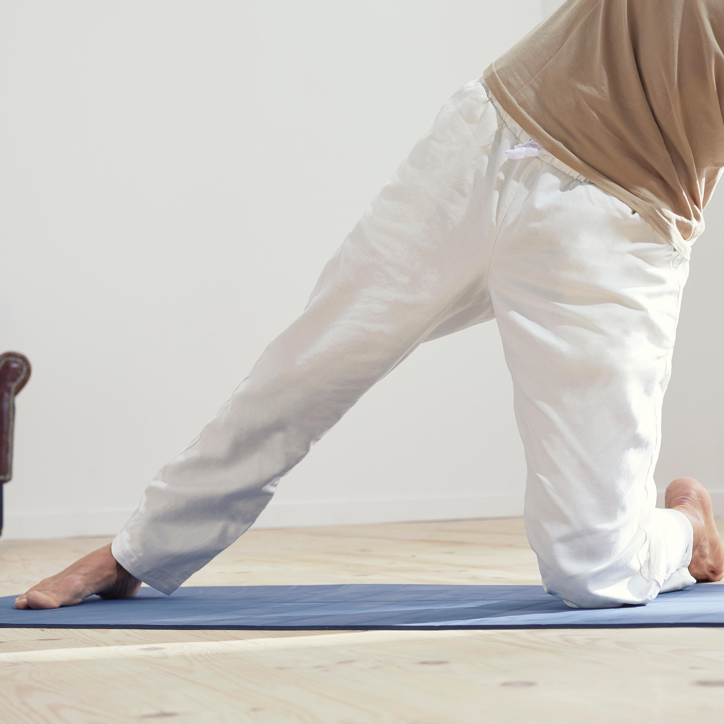 Men's Gentle Yoga Woven Bottoms - White 3/8