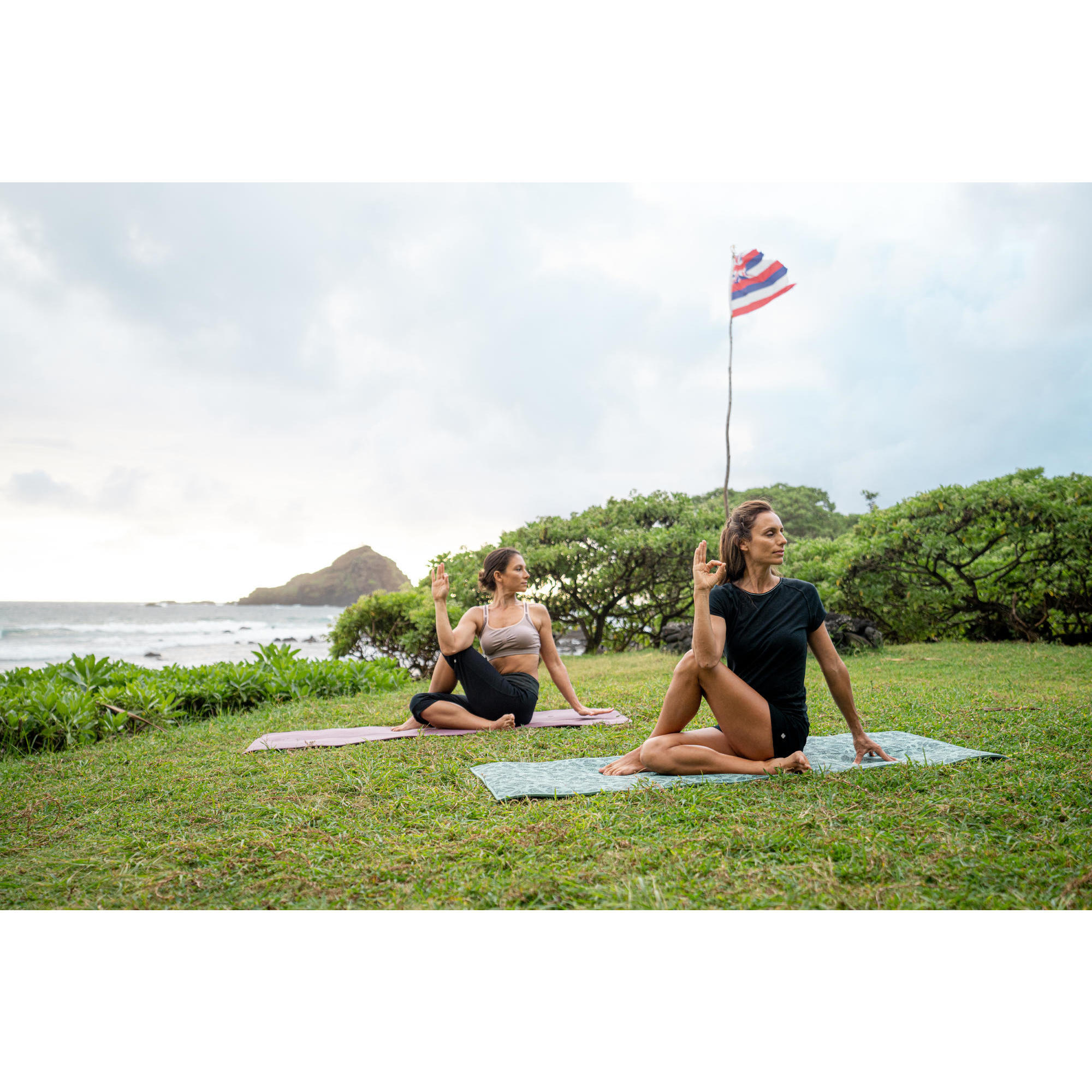 БРИДЖИ ДЛЯ МЯГКОЙ ЙОГИ ЖЕНСКИЕ ЭКОЛОГИЧНЫЕ ЧЕРНО-СЕРЫЕ KIMJALY