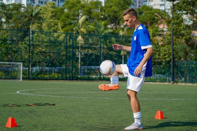 FOOTBALL｜IMPROVE YOUR FIRST TOUCH 