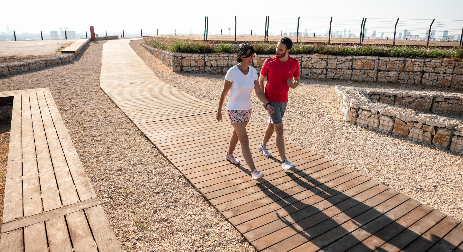 6 conselhos para praticar caminhada quando esta calor
