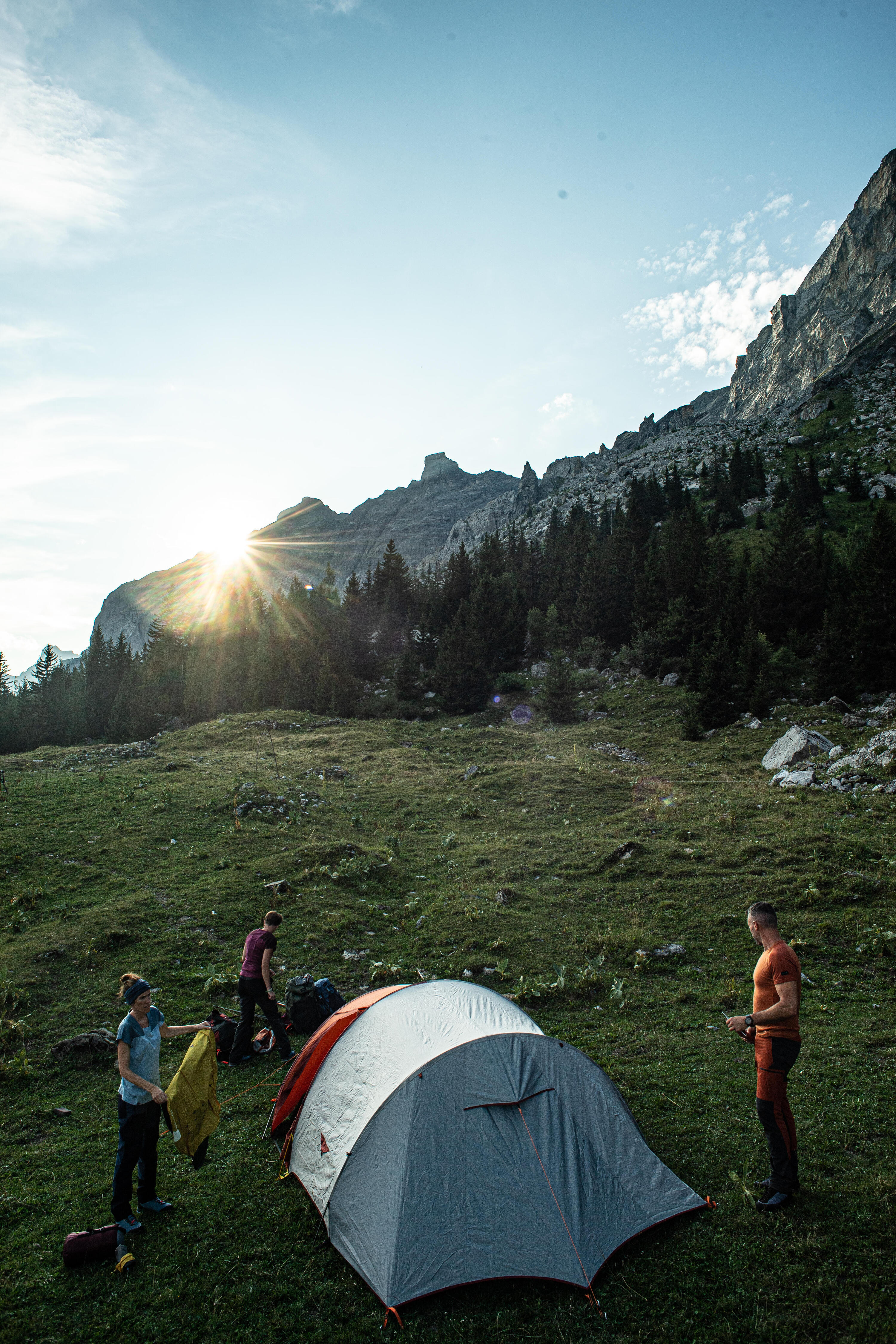 Tienda domo trekking - 4 plazas - MT500 18/27