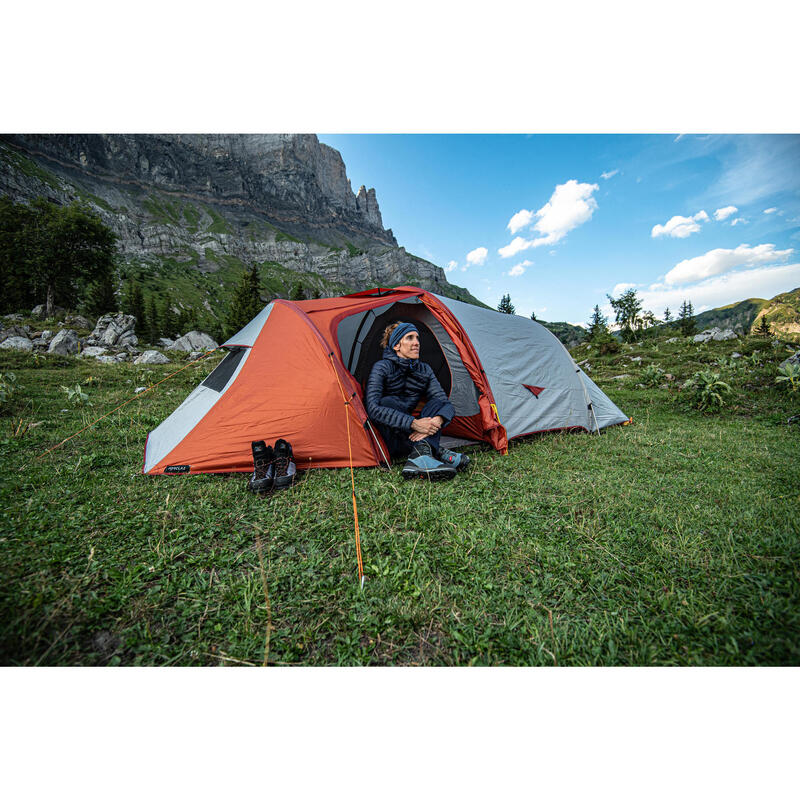 Casaco de penas de Trekking montanha com capuz - MT100 -5°C - mulher