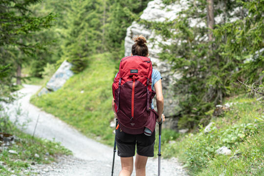 woman-carrying-hiking-bag-8559694
